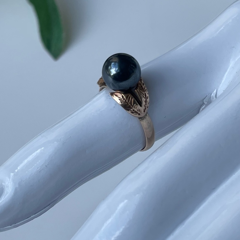 Vintage 14K Gold Natural Black Pearl Ring
